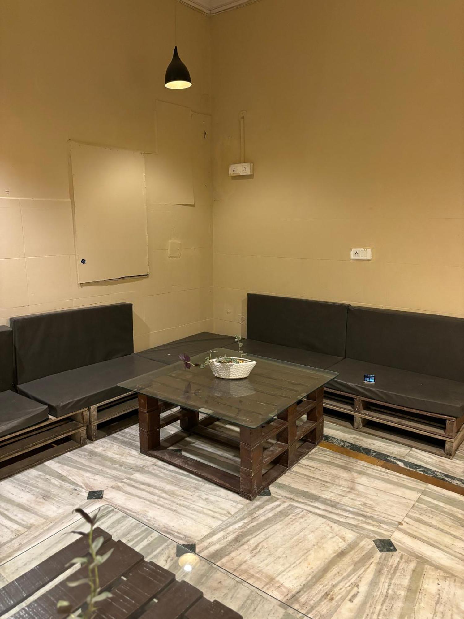 Atharva'S Homestay By Goaround Homes - Nehru Enclave Metro, South Delhi Neu-Delhi Exterior foto