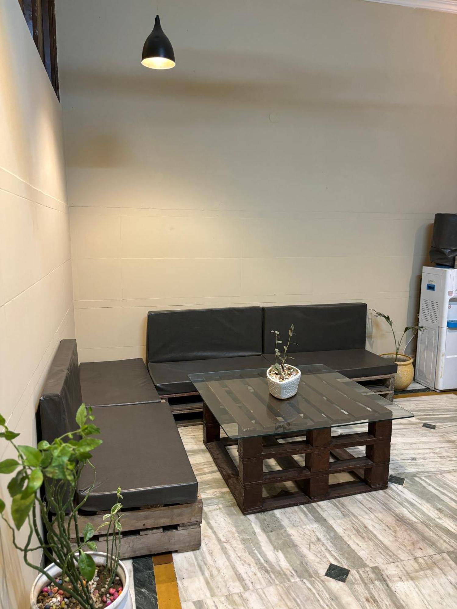 Atharva'S Homestay By Goaround Homes - Nehru Enclave Metro, South Delhi Neu-Delhi Exterior foto