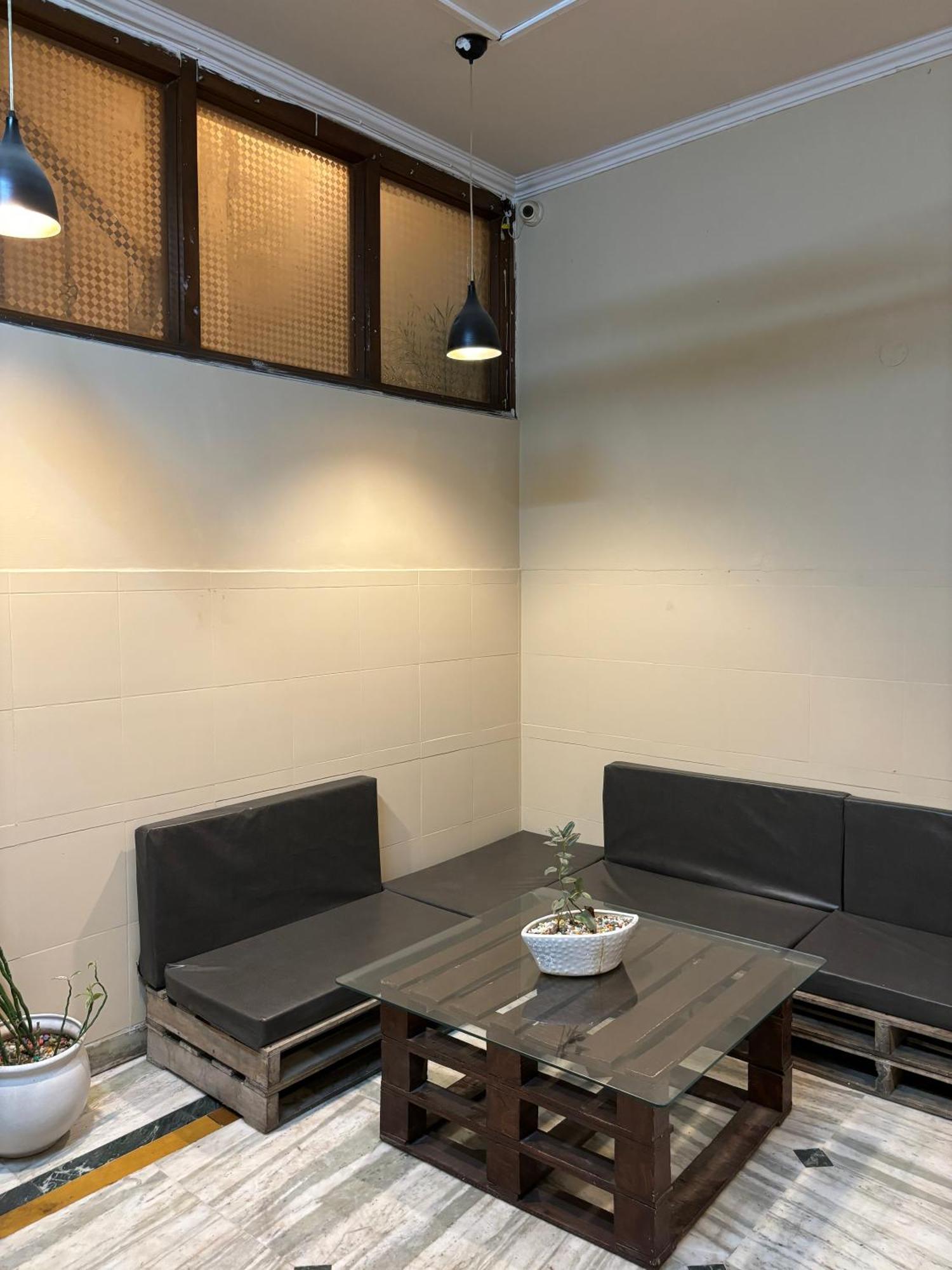 Atharva'S Homestay By Goaround Homes - Nehru Enclave Metro, South Delhi Neu-Delhi Exterior foto