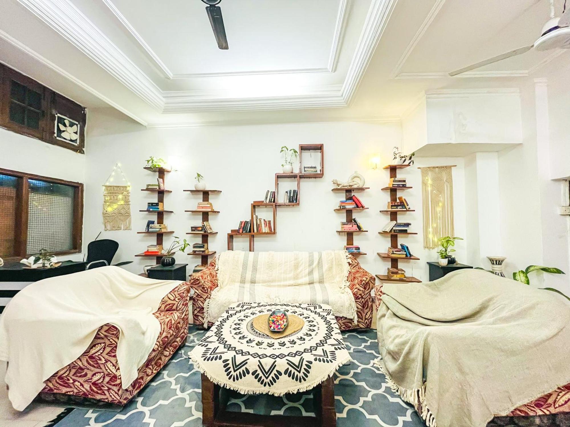 Atharva'S Homestay By Goaround Homes - Nehru Enclave Metro, South Delhi Neu-Delhi Exterior foto