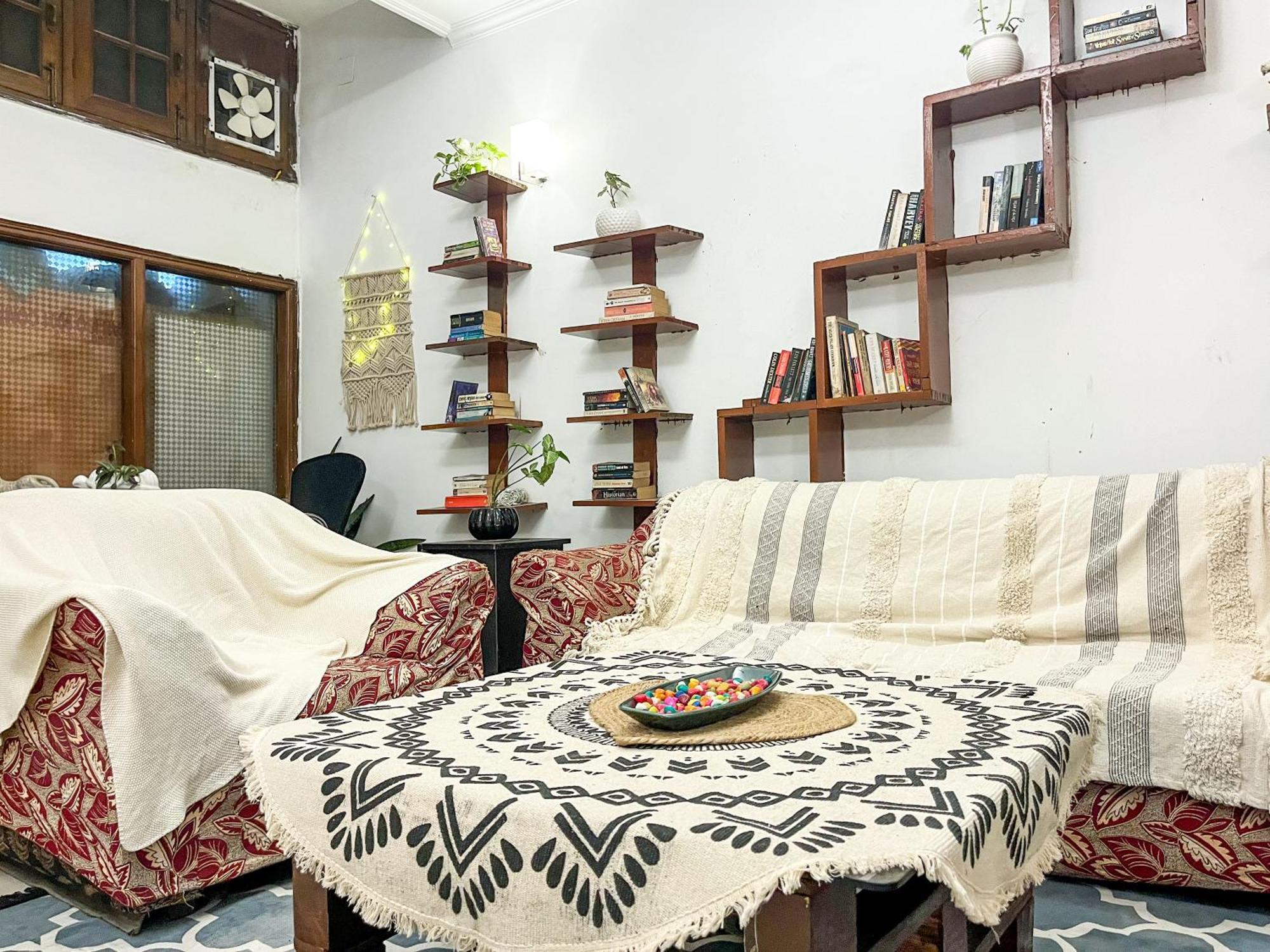 Atharva'S Homestay By Goaround Homes - Nehru Enclave Metro, South Delhi Neu-Delhi Exterior foto